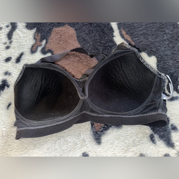 Victoria’s Secret VSX sports bra - Picture 4 of 5